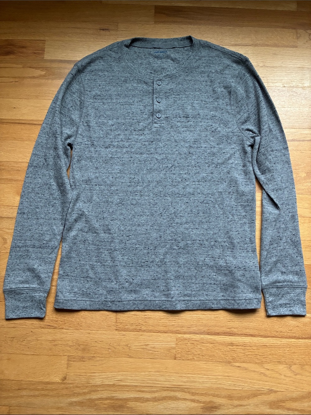 Old Navy Men's Gray Long-Sleeve Henley Shirt